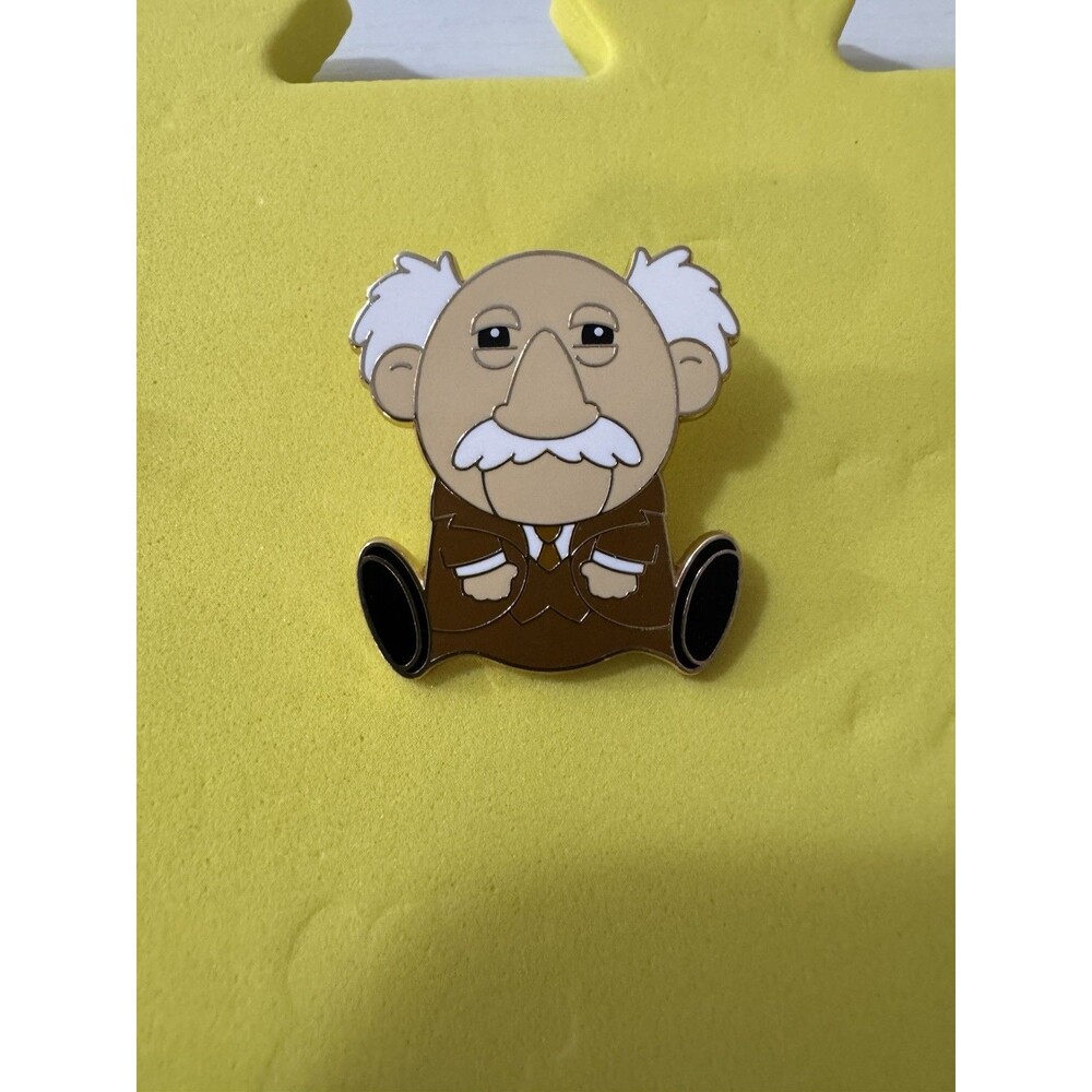 Waldorf Adorbs WDI Le 400 Pin Muppets 70th Anniversary